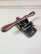 Load image into Gallery viewer, Vintage No 12 Scraper Plane 2480

