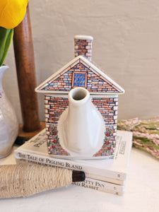Sadler 17th Century Cottage-English Country Houses Teapot 001