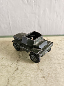 Premier #140 Tank with army man 2486