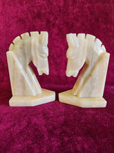 Load image into Gallery viewer, Marble Horse Head Bookends 42508
