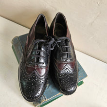 Load image into Gallery viewer, Vintage Leather Wingtip Boy’s Dress Shoes #42406
