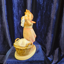 Load image into Gallery viewer, Hummel “Wash Day” #425
