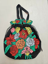 Load image into Gallery viewer, Vintage Beaded Purse 25 01
