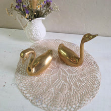 Load image into Gallery viewer, Vintage Brass Swans 42509
