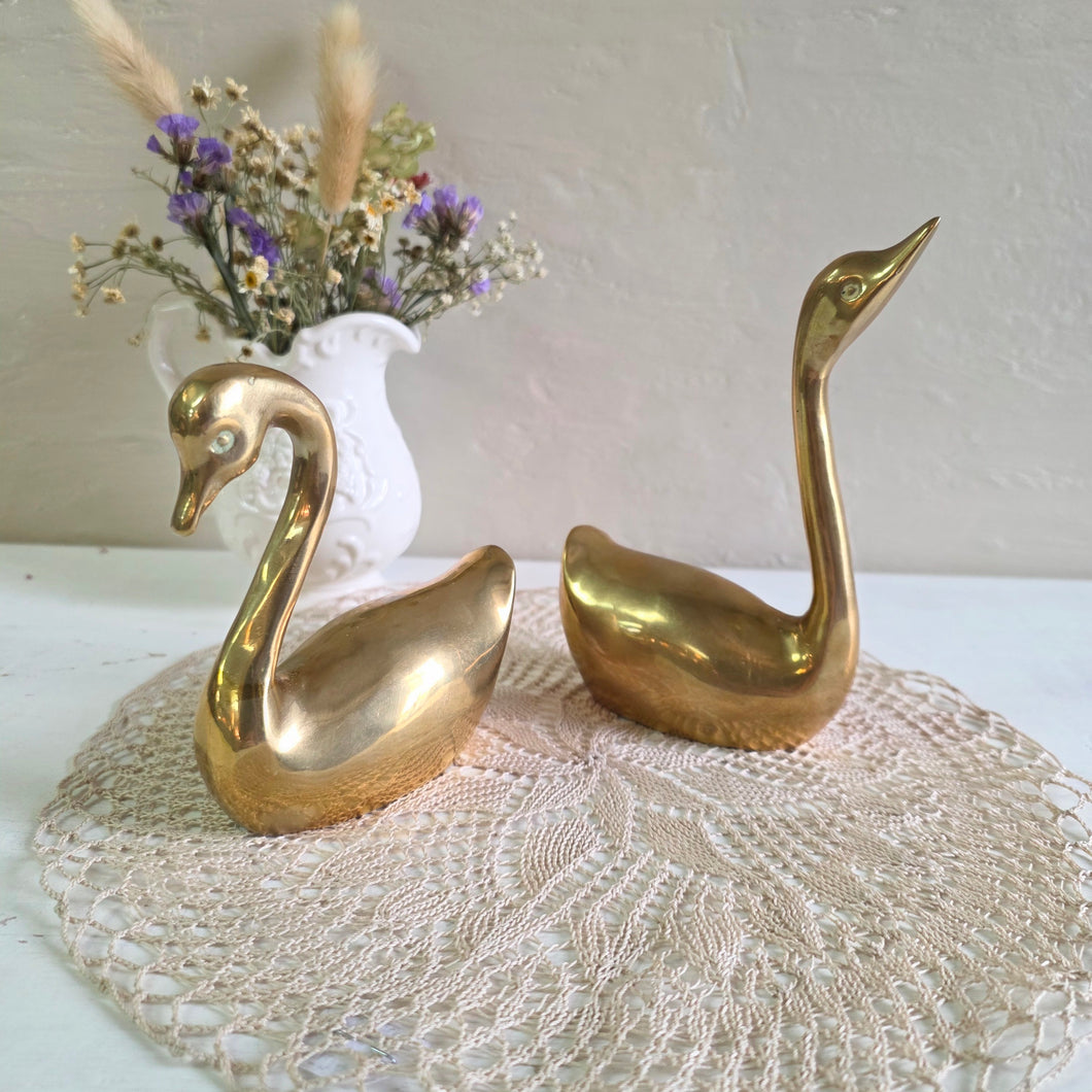 Vintage Brass Swans 42509