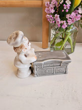 Load image into Gallery viewer, Vintage Norcrest &quot;Baker &amp; Oven&quot; Salt and Pepper Shakers. 25 03
