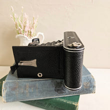 Load image into Gallery viewer, Ziess Ikon Contessa-Nettle Folding Camera 024
