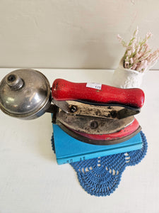 Red Coleman Instant Lite Magic Gas Iron 023