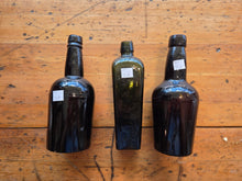 Load image into Gallery viewer, Vintage bottles 2601
