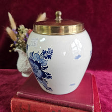 Load image into Gallery viewer, Blue Delft Tobacco Jar Holland 42309
