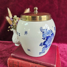 Load image into Gallery viewer, Blue Delft Tobacco Jar Holland 42309
