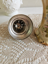 Load image into Gallery viewer, S.F. &amp; Co. Royal Devon Sugar Shaker #957

