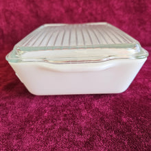 Load image into Gallery viewer, Pyrex Friendship Casserole Lidded Dish 1 ½ QT 42505
