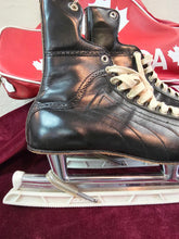 Load image into Gallery viewer, Invictus Size 10.5 Leather Skates with Red Canada Case 42511
