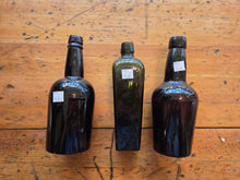 Load image into Gallery viewer, Vintage bottles 2601
