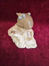Load image into Gallery viewer, Nao My Blanky Figurine 2508
