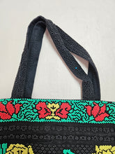 Load image into Gallery viewer, Vintage Beaded Purse 25 01
