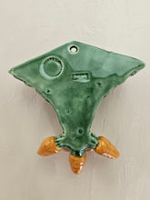 Load image into Gallery viewer, Carrots Wall Pocket 23 59
