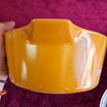 Load image into Gallery viewer, Pyrex Butterfly Gold Casserole Lidded Dish 2.5 L 42506
