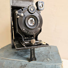 Load image into Gallery viewer, Ziess Ikon Contessa-Nettle Folding Camera 024
